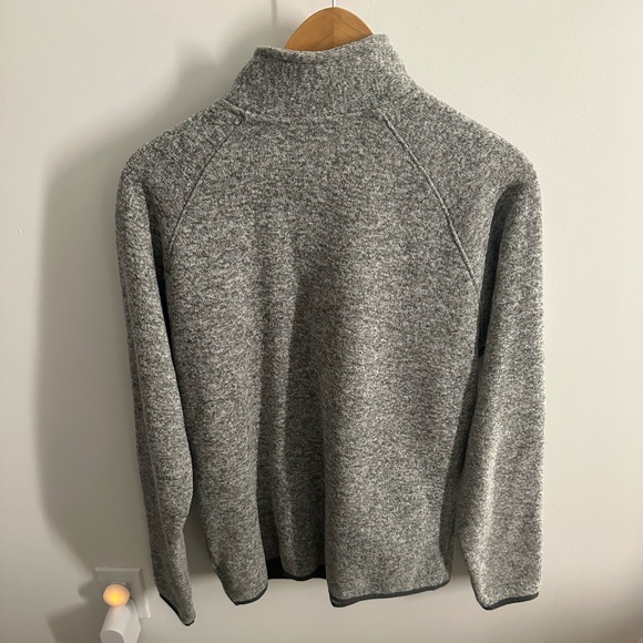 League Collegiate Wear Quinnipiac Quarter-Zip Jacket in Heather Gray, size: M - Picture 2 of 3